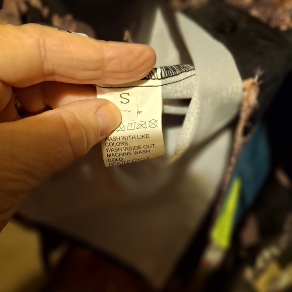 Top - Picture 2 of 3